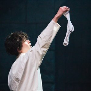 松田凌「観たことのない作品に」　板尾創路とW主演で挑む、舞台『聖なる怪物』開幕 イメージ画像