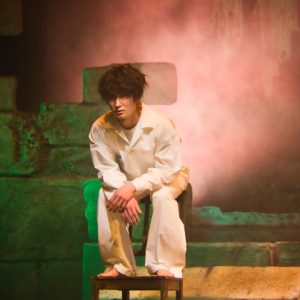 松田凌「観たことのない作品に」　板尾創路とW主演で挑む、舞台『聖なる怪物』開幕 イメージ画像