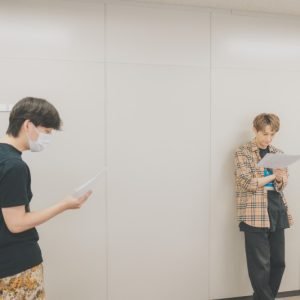 【2.5次元の舞台裏】感情の本質を言葉に変えて生み出す　演出家・元吉庸泰「アーティストでありお客さんの代表でありたい」 イメージ画像