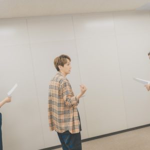 【2.5次元の舞台裏】感情の本質を言葉に変えて生み出す　演出家・元吉庸泰「アーティストでありお客さんの代表でありたい」 イメージ画像