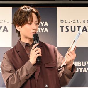 吉高志音が1st写真集発売イベントに登場 「『もっと自分のことを好きでいられるように』をみんなに伝えたい」 イメージ画像